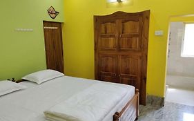 Gourinandan Lodge 300M From Sea Beach 1Km From Railway Station